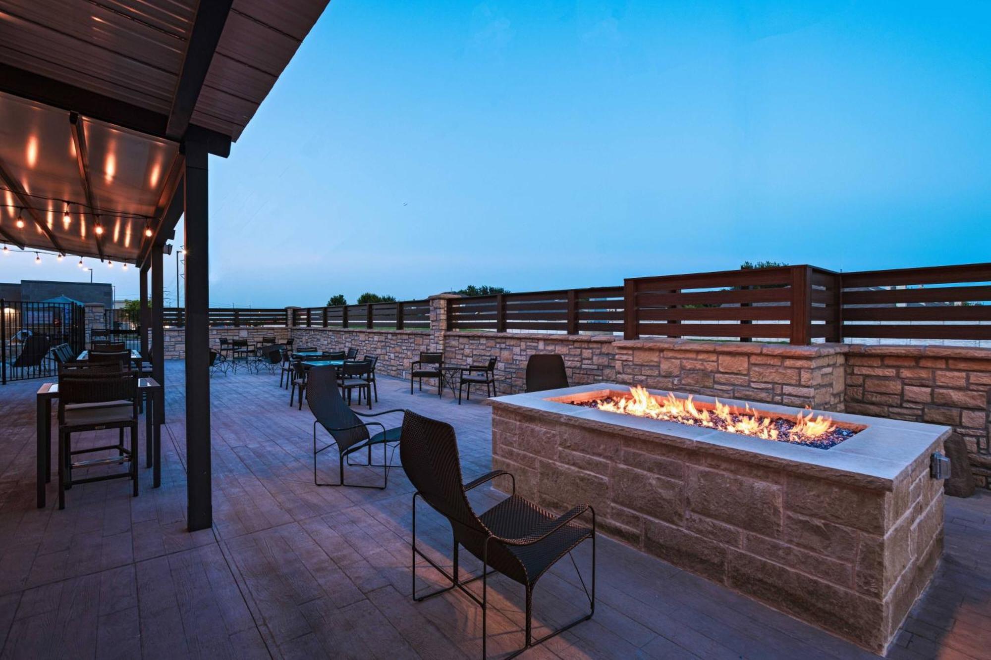 Courtyard Dallas Grand Prairie Extérieur photo